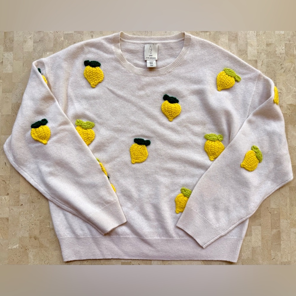 🍋 Joie 100% Cashmere Knit White Sweater w/ Embroidered Yellow Lemons Sz Medium - Picture 1 of 7